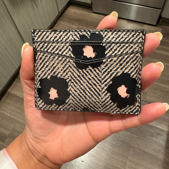 Card holder - Picture 3 of 3